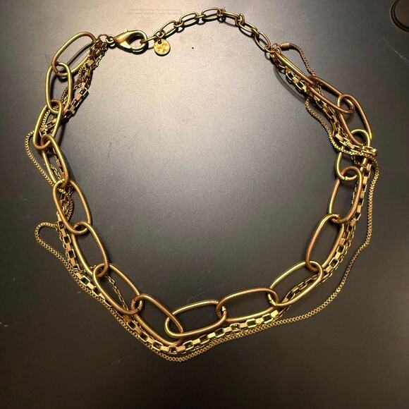 ๐HP!๐ Layered Gold Tone Chain Link Necklace - Picture 10 of 10